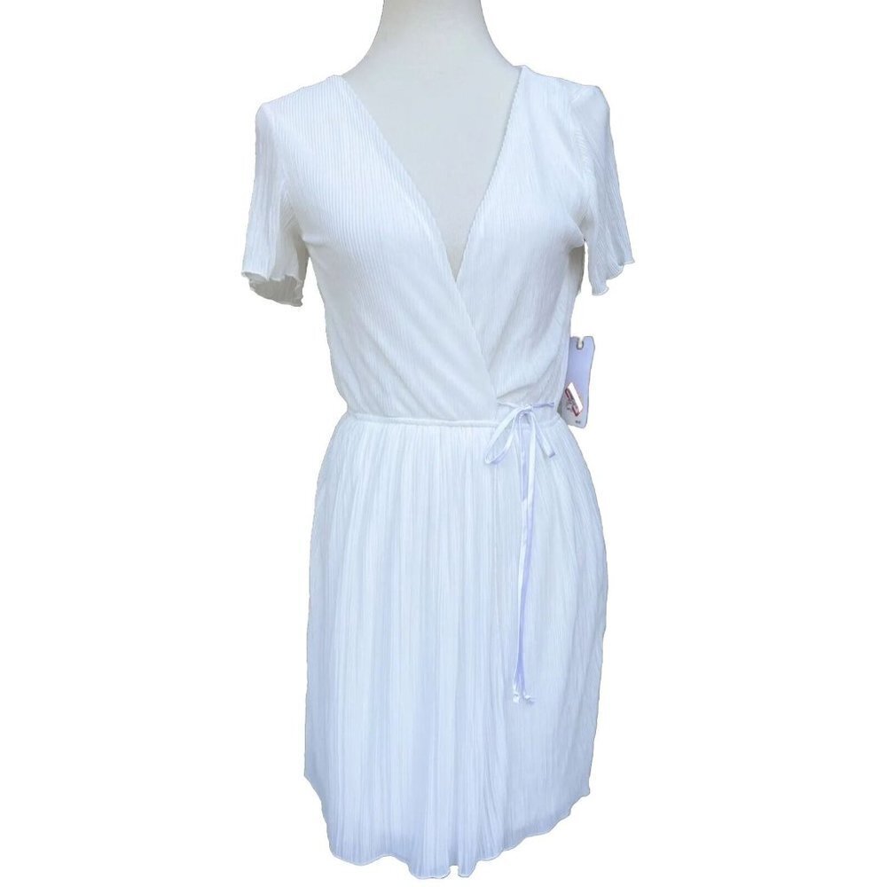 Leith Women's Ivory Pleat Surplice Wrap Dress Size XS - Picture 2 of 16
